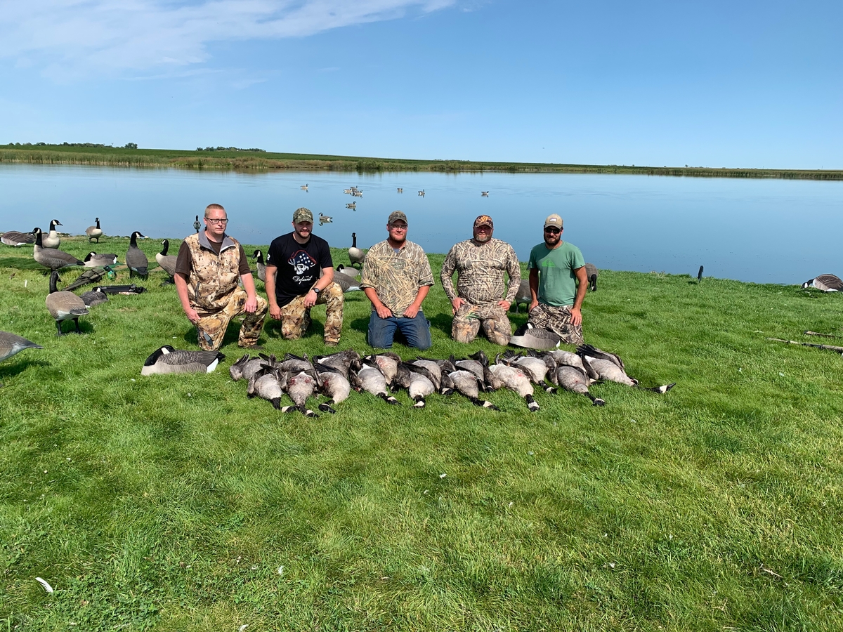 Banded Gandr Outfitters Minnesota Waterfowl Hunts Photo 306